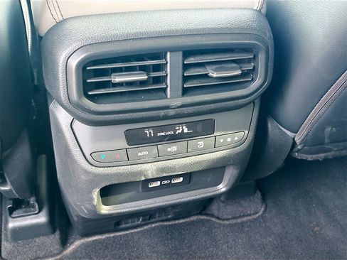 Used 2023 Honda Pilot Touring image 26