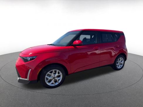 Used 2025 Kia Soul LX w/ LX Technology Package FWD image 8