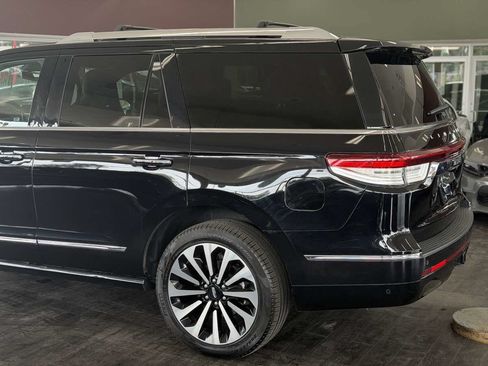 Used 2024 Lincoln Navigator Reserve AWD/4WD image 11