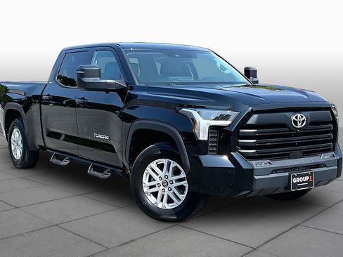 Used 2023 Toyota Tundra SR5 w/ SR5 Premium Package AWD/4WD image 3