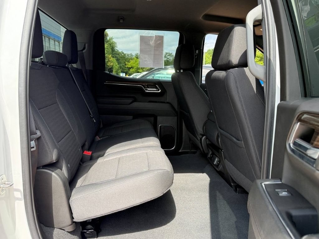 Used 2024 Chevrolet Silverado 1500 LT AWD/4WD image 20