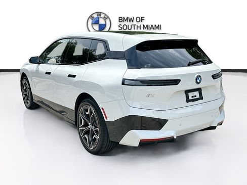 Used 2025 BMW iX xDrive50 AWD/4WD image 5
