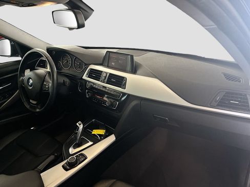 Used 2018 BMW 320i Sedan w/ Convenience Package RWD image 27