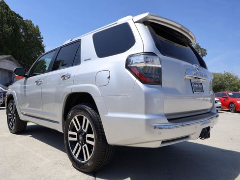 Used 2018 Toyota 4Runner Limited AWD/4WD image 3