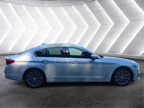 Used 2019 BMW 530i xDrive w/ Convenience Package AWD/4WD image 2