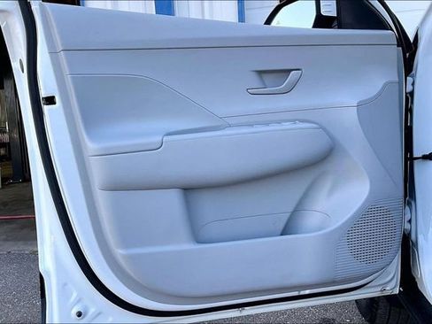 Used 2026 Hyundai Kona SE FWD image 25