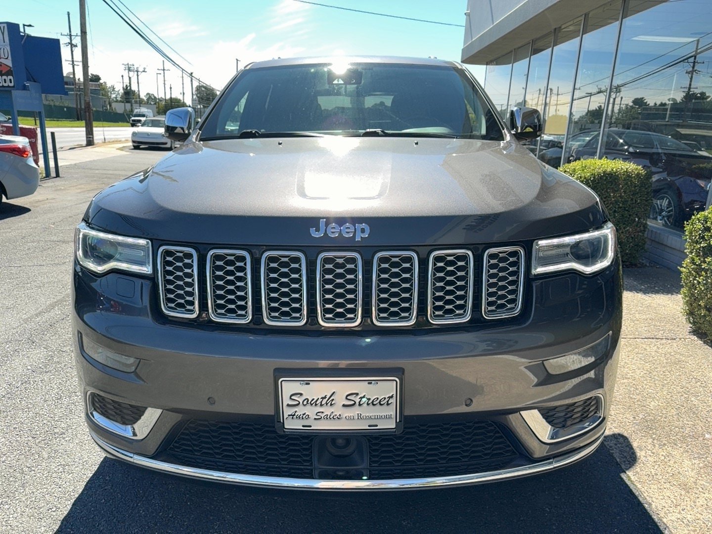Used 2018 Jeep Grand Cherokee Summit AWD/4WD image 37