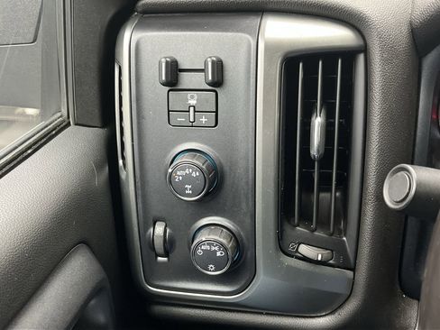 Used 2018 Chevrolet Silverado 1500 LT image 14