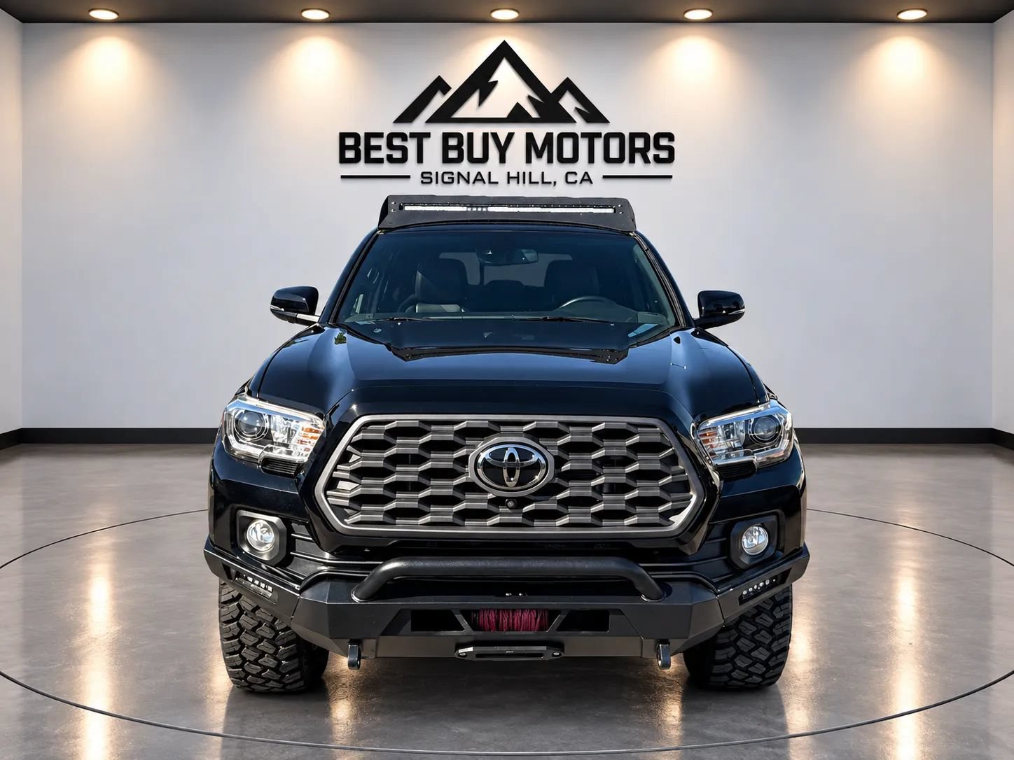 Used 2022 Toyota Tacoma TRD Off-Road AWD/4WD image 2