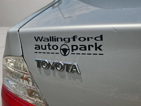 Used 2004 Toyota Avalon XL FWD image 29