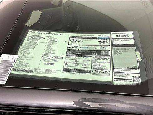 New 2025 Jeep Grand Cherokee Laredo image 14