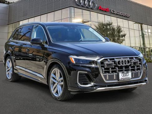 Used 2025 Audi Q7 3.0T Premium Plus w/ Premium Plus Package AWD/4WD image 5