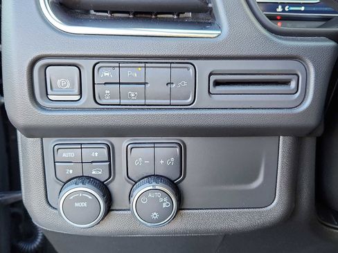 Used 2022 Chevrolet Tahoe RST w/ Luxury Package image 22