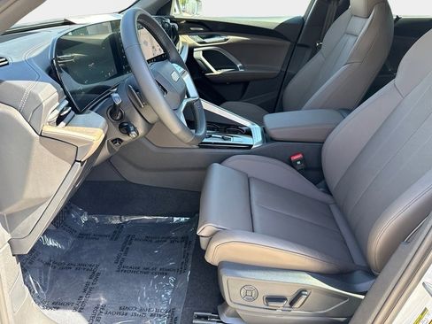 Certified 2025 Audi Q5 2.0T Premium Plus w/ Premium Plus image 16