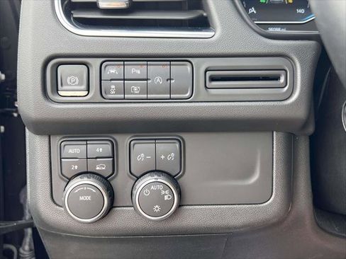 Used 2024 Chevrolet Suburban RST w/ Luxury Package AWD/4WD image 24