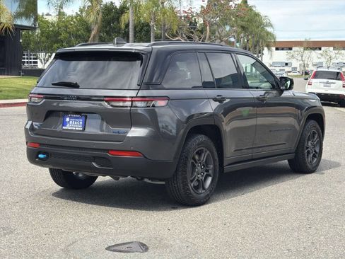 Used 2025 Jeep Grand Cherokee Trailhawk AWD/4WD image 6