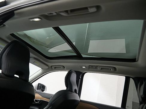 Certified 2023 Volvo XC90 B6 Plus AWD/4WD image 23