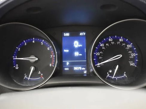 Used 2022 Toyota C-HR XLE image 27