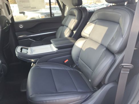 New 2026 Lincoln Navigator Reserve image 30