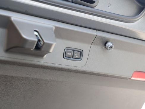 Used 2018 Porsche Panamera 4 image 55