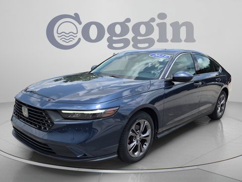Used 2023 Honda Accord EX image 1