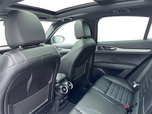 Used 2022 Alfa Romeo Stelvio Veloce image 41
