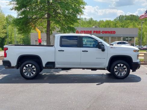 Used 2024 Chevrolet Silverado 2500 Custom w/ Custom Convenience Package AWD/4WD image 28