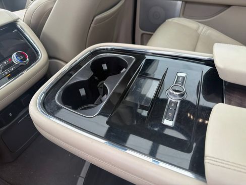 Used 2019 Lincoln Navigator Reserve AWD/4WD image 20