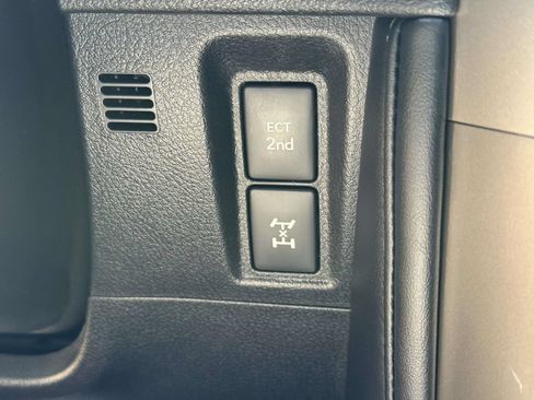 Used 2021 Lexus GX 460 w/ Accessory Package AWD/4WD image 24