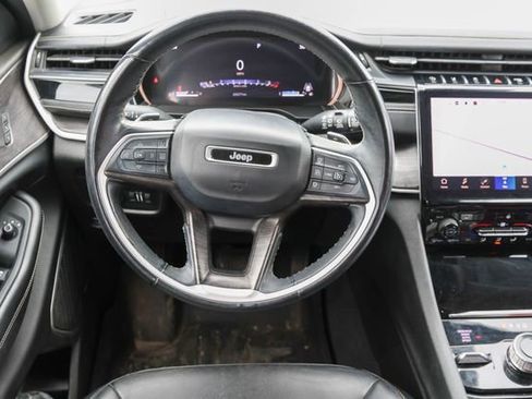 Used 2022 Jeep Grand Cherokee L Limited w/ Black Appearance Package AWD/4WD image 22