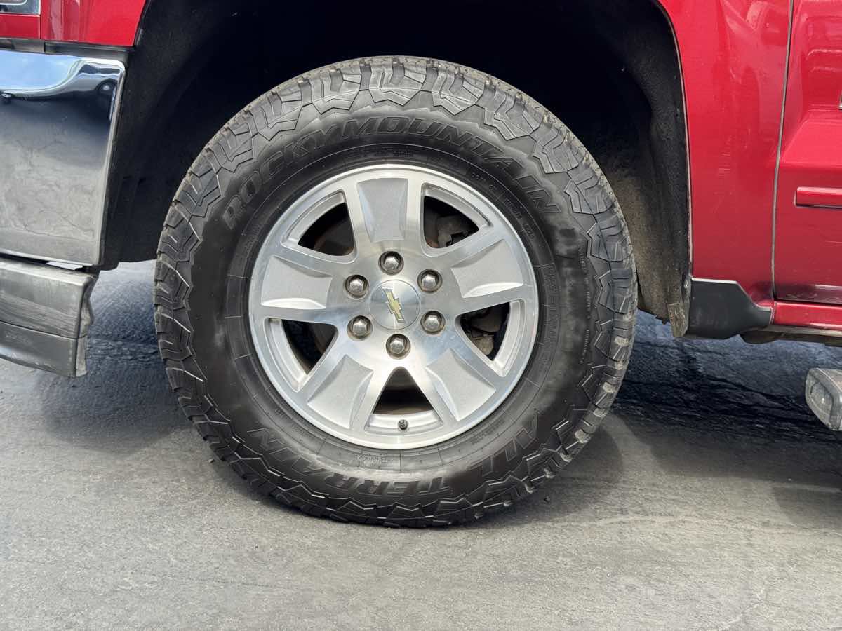 Used 2018 Chevrolet Silverado 1500 LT w/ All Star Edition RWD image 6