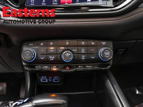 Used 2024 Dodge Durango GT RWD image 20