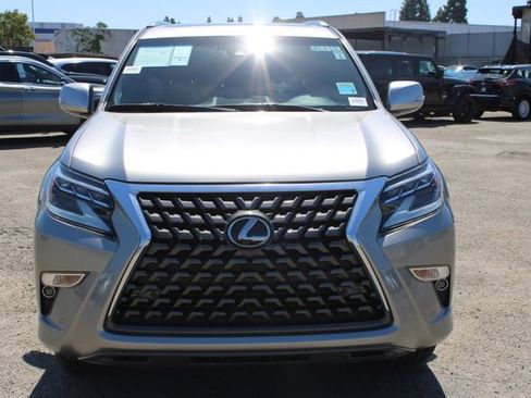 Used 2023 Lexus GX 460 Premium w/ Premium Package AWD/4WD image 2