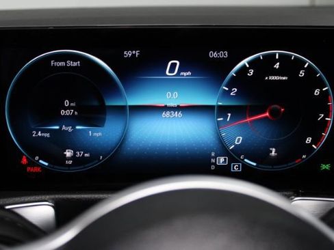 Used 2020 Mercedes-Benz GLB 250 4MATIC w/ Premium Package image 21