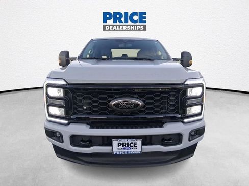 Used 2025 Ford F350 XLT w/ Black Appearance Package image 8