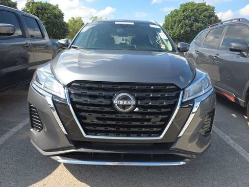 Used 2024 Nissan Kicks SV FWD image 2