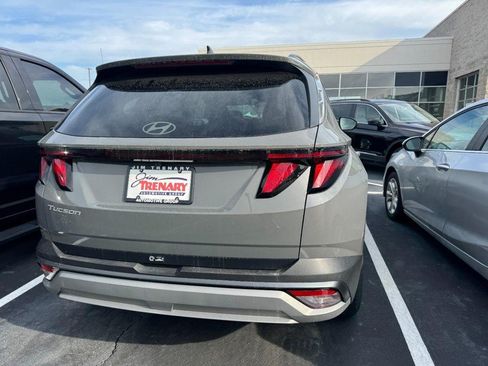 Used 2025 Hyundai Tucson SEL FWD image 3
