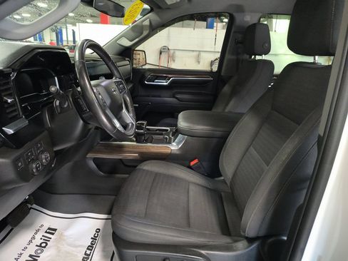 Used 2023 Chevrolet Silverado 1500 RST w/ Convenience Package II AWD/4WD image 9