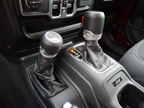 Used 2021 Jeep Wrangler Unlimited Sport image 22