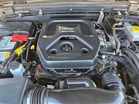 Used 2023 Jeep Wrangler Sport S image 19