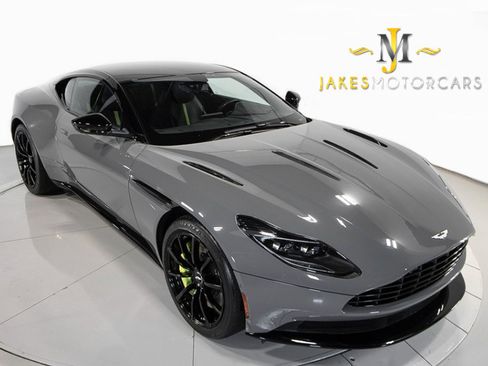 Used 2019 Aston Martin DB11 AMR image 16