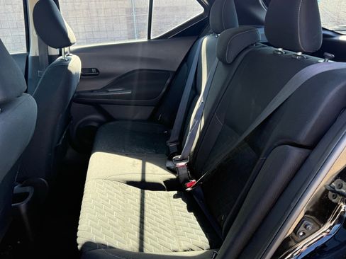 Used 2022 Nissan Kicks S image 8