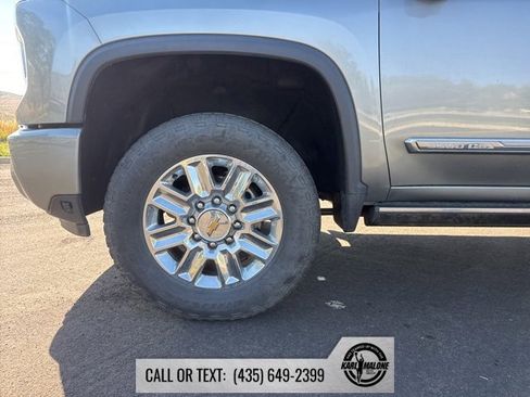 Used 2024 Chevrolet Silverado 3500 High Country w/ High Country Premium Package image 19