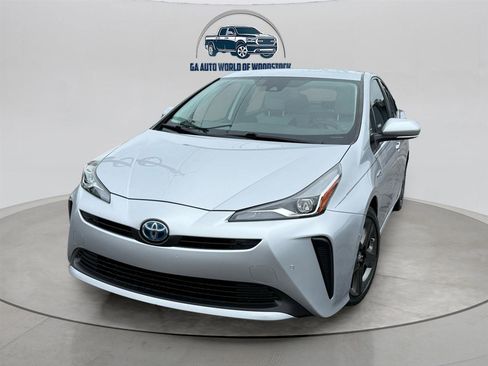 Used 2021 Toyota Prius XLE FWD image 1