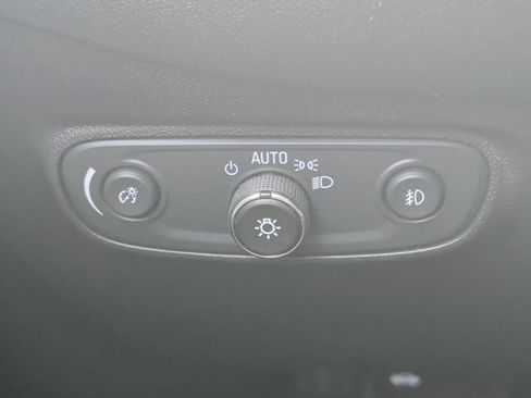 Used 2020 Chevrolet Equinox LT w/ Driver Convenience Package FWD image 20