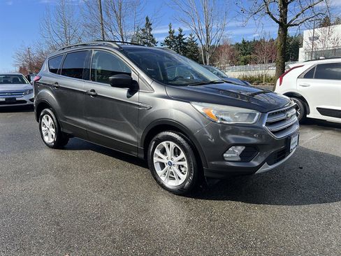 Used 2018 Ford Escape SE w/ Ford Safe & Smart Package image 5