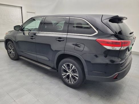 Used 2019 Toyota Highlander LE image 3