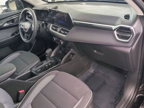 Used 2025 Chevrolet TrailBlazer LT image 32