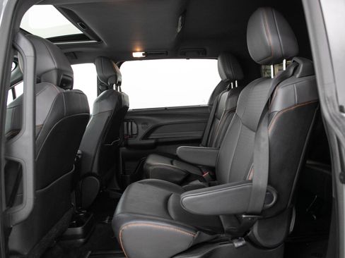 Used 2024 Toyota Sienna XSE w/ XSE Plus Package AWD/4WD image 16