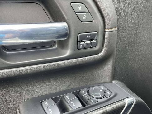 Used 2022 GMC Sierra 2500 AT4 w/ AT4 Preferred Package AWD/4WD image 10